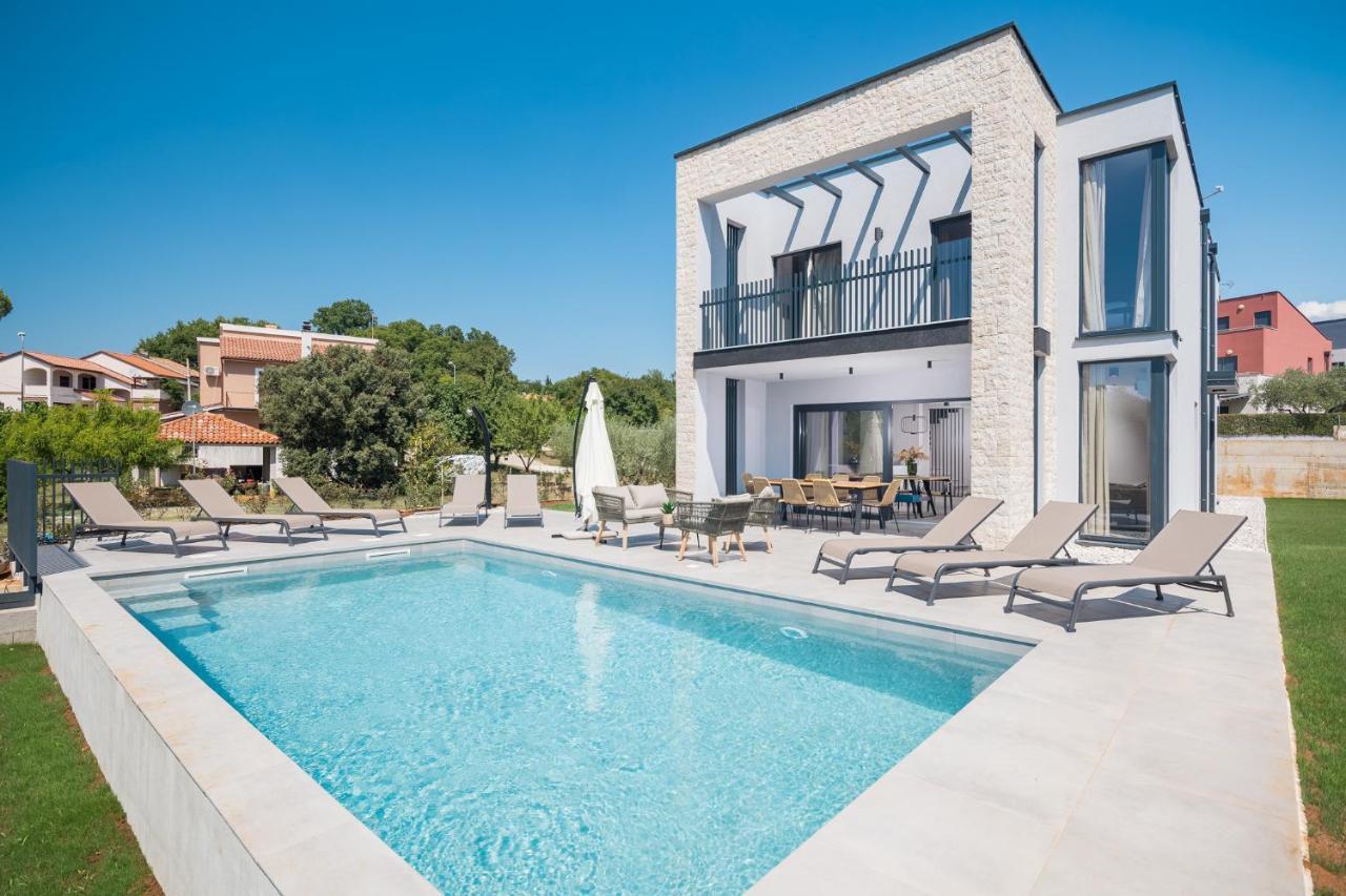 Grota Villa *
