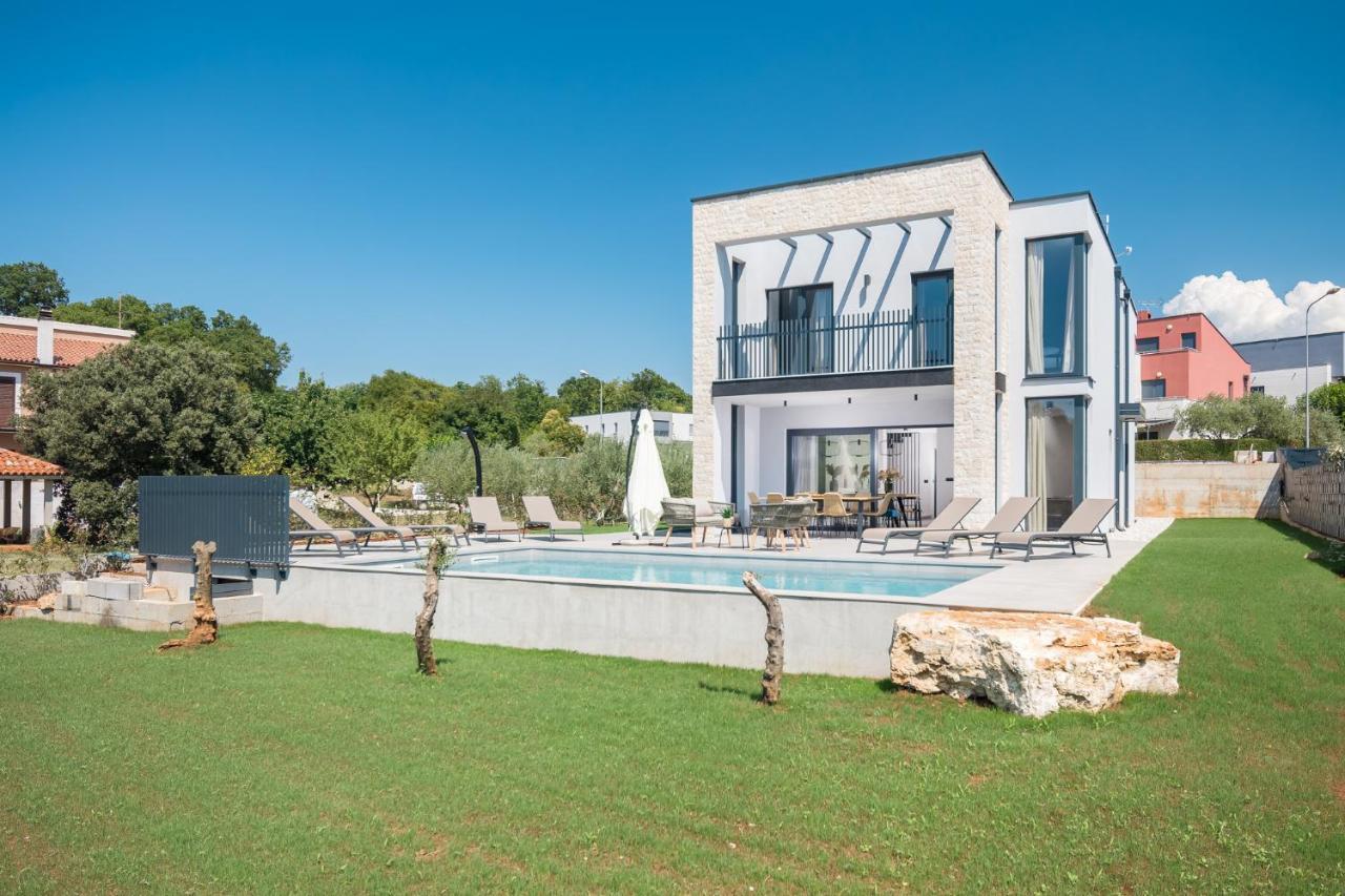 Grota Villa